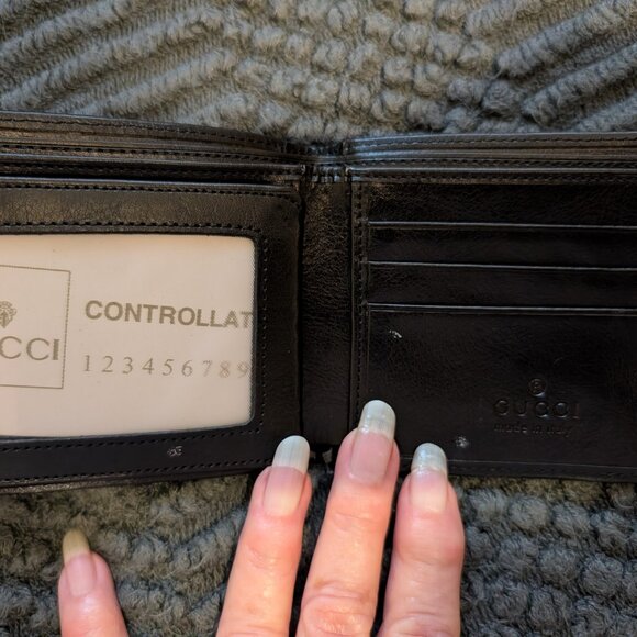 Authentic Gucci Beige and Red Stripe Card Holder Wallet - Picture 3 of 3